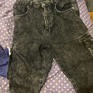 Brand : garage, size:7 , there baggy and comfortable